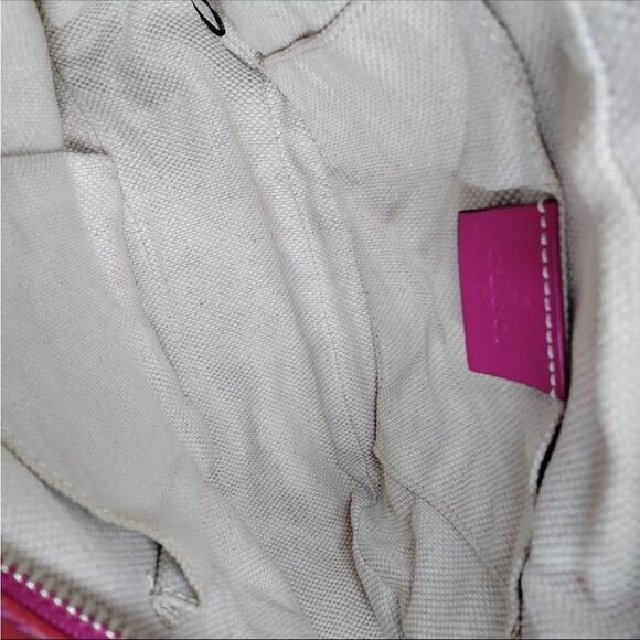 Auth Gucci Fuchsia Patent Leather SoHo Crossbody Disco Bag Purse Handbag - Picture 7 of 9